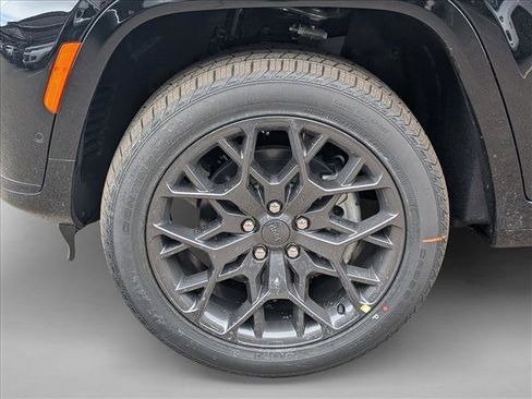 New 2025 Jeep Grand Cherokee L Summit w/ Obsidian Package image 10