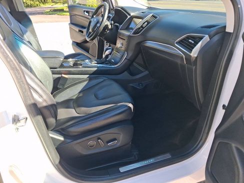 Used 2017 Ford Edge Titanium w/ Technology Package AWD/4WD image 21