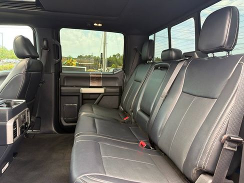 Used 2022 Ford F250 Lariat w/ Black Appearance Package AWD/4WD image 27