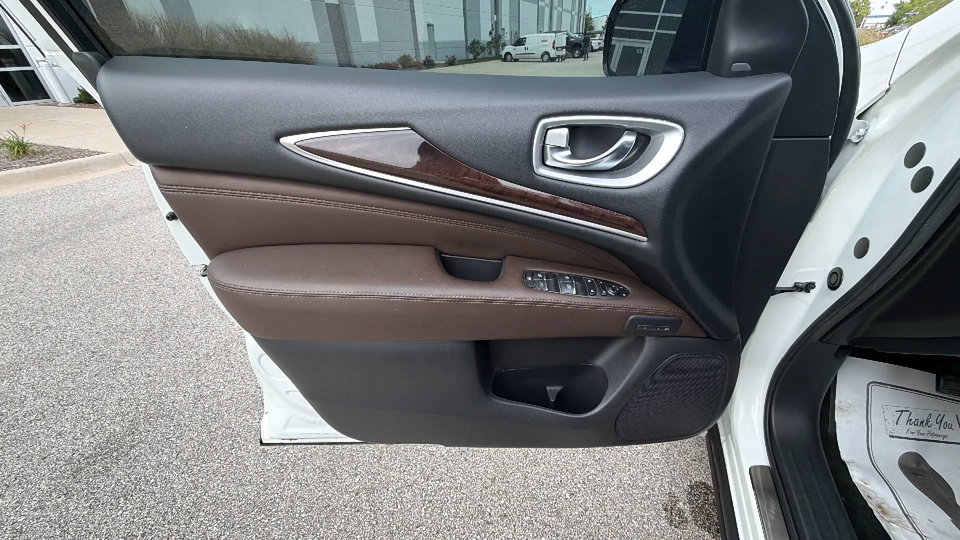 Used 2015 INFINITI QX60 Luxe w/ Deluxe Touring Package AWD/4WD image 13