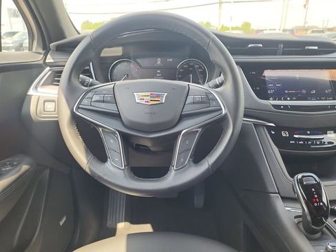 Used 2022 Cadillac XT5 Luxury AWD/4WD image 13