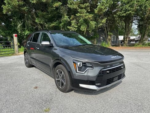 Used 2023 Kia Niro FWD image 3