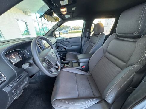 Used 2023 Nissan Frontier SV w/ Midnight Edition Package image 13