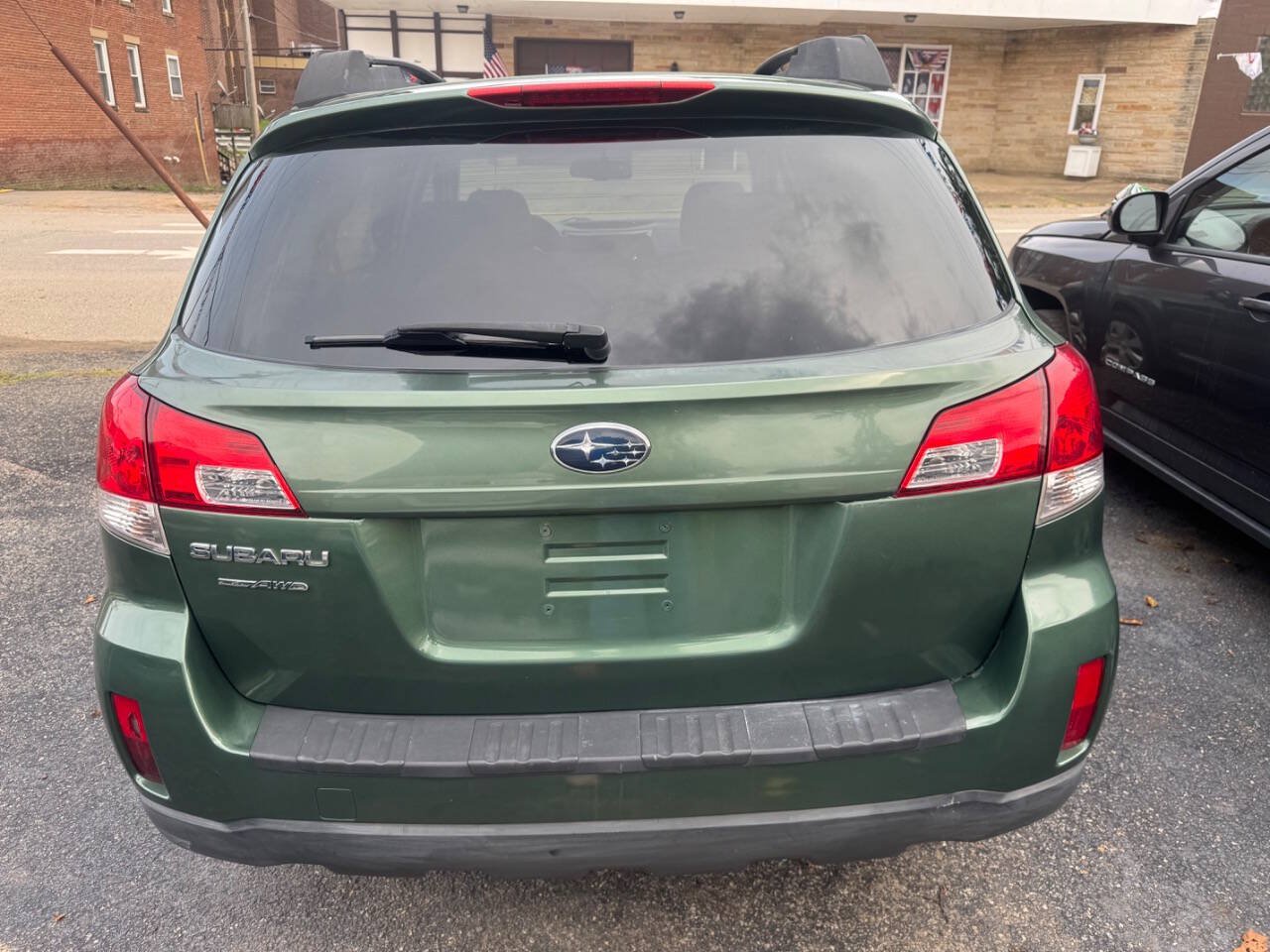 Used 2012 Subaru Outback 2.5i Premium w/ All-Weather Pkg AWD/4WD image 6
