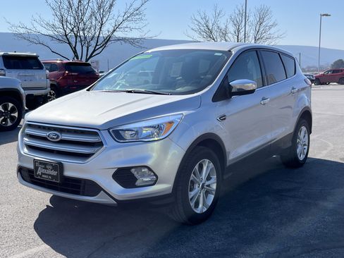 Used 2019 Ford Escape SE image 8