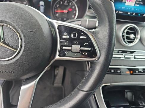 Used 2022 Mercedes-Benz GLC 300 image 18