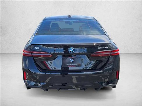 New 2026 BMW i5 eDrive40 w/ M Sport Package AWD/4WD image 8