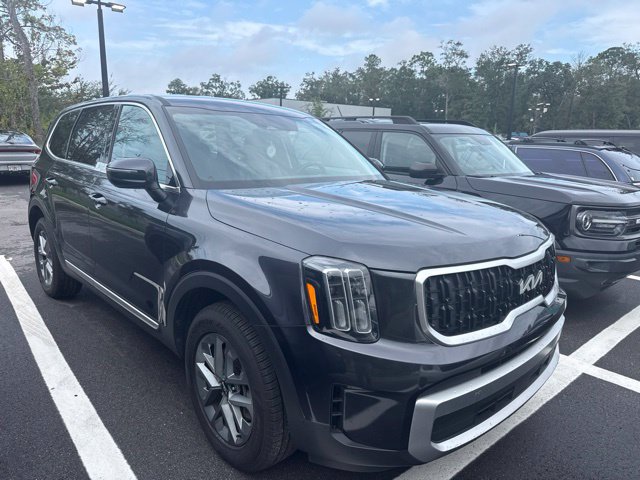 Used 2025 Kia Telluride LX FWD image 1