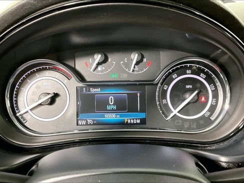 Used 2017 Buick Regal Sport Touring image 18