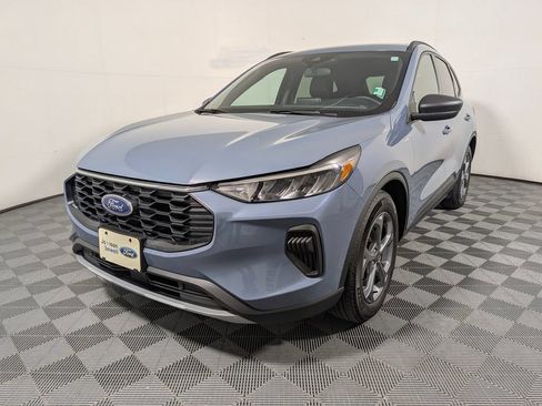Certified 2025 Ford Escape ST-Line FWD image 4