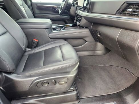 Used 2025 Chevrolet Tahoe LT image 19