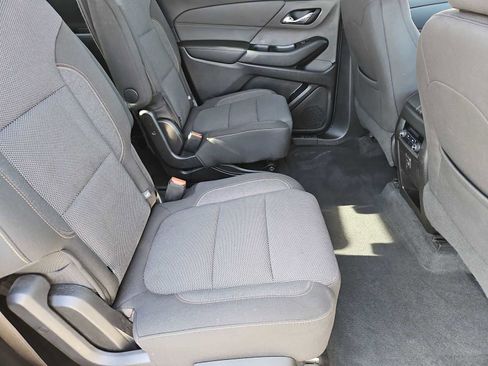 Used 2020 Chevrolet Traverse LT image 21