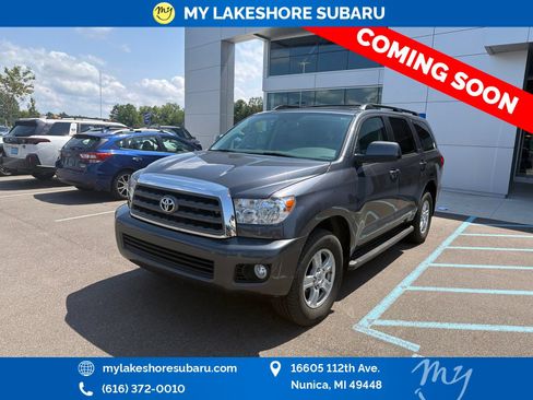 Used 2014 Toyota Sequoia SR5 w/ Premium Package AWD/4WD image 3
