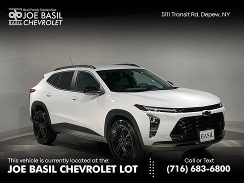 Used 2025 Chevrolet Trax ACTIV FWD image 1