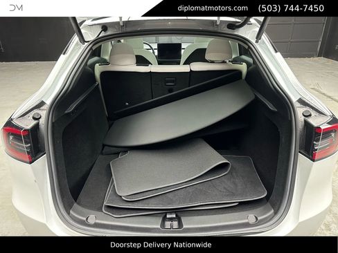 Used 2023 Tesla Model Y Long Range image 40