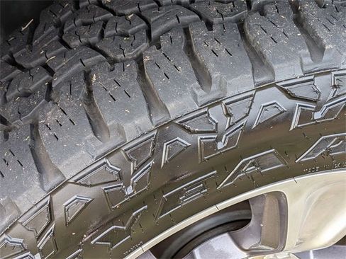 Used 2021 RAM 1500 Laramie image 11