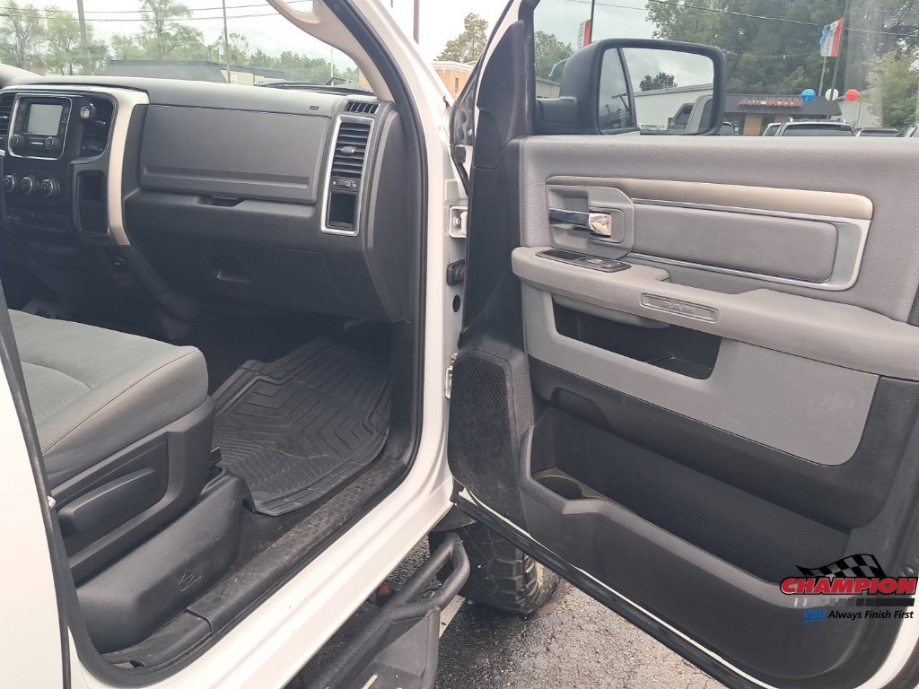 Used 2016 RAM 2500 SLT AWD/4WD image 14