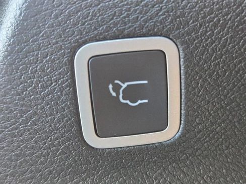 New 2026 Chrysler Pacifica Select AWD/4WD image 30