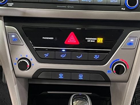 Used 2018 Hyundai Elantra SEL FWD image 20