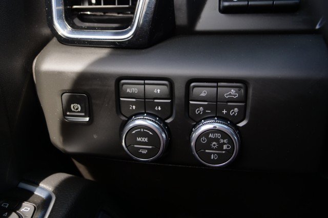 Used 2026 GMC Sierra 3500 Denali w/ Denali Reserve Package AWD/4WD image 15