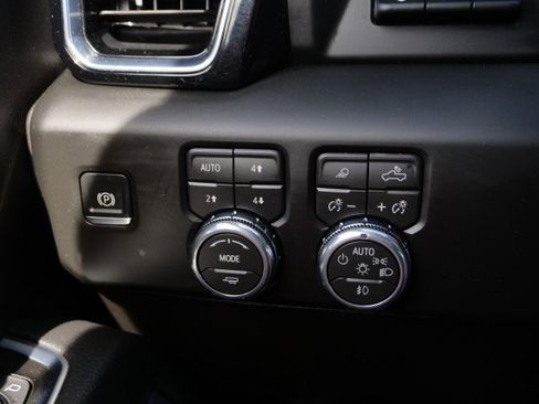 Used 2026 GMC Sierra 3500 Denali w/ Denali Reserve Package image 15