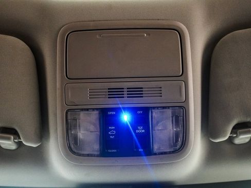 Used 2025 Honda Odyssey EX-L image 41