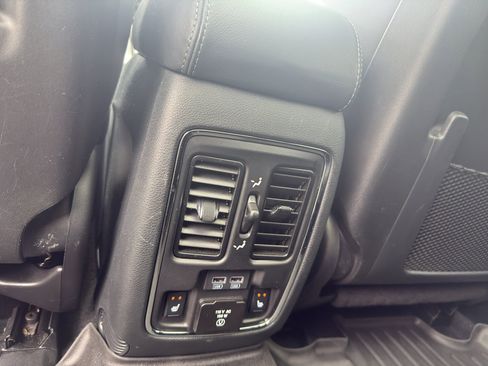 Used 2020 Jeep Grand Cherokee Summit image 10