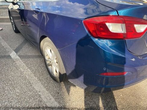 Used 2019 Chevrolet Cruze LT w/ Convenience Package image 11