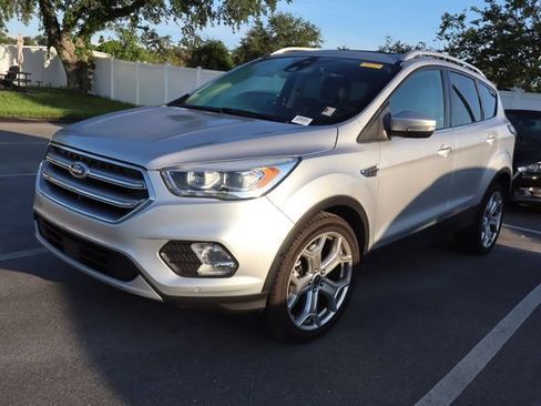 Used 2017 Ford Escape Titanium w/ Equipment Group 301A FWD image 5
