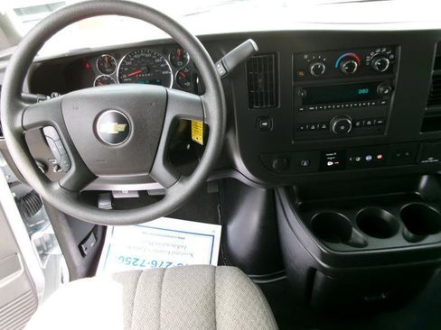 Used 2025 Chevrolet Express 3500 LT w/ LT Preferred Equipment Group RWD image 13