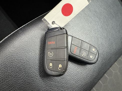 Used 2020 Jeep Compass Latitude image 24