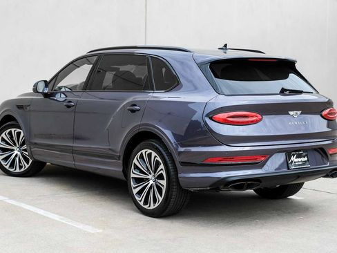 Used 2023 Bentley Bentayga Extended Wheelbase AWD/4WD image 11