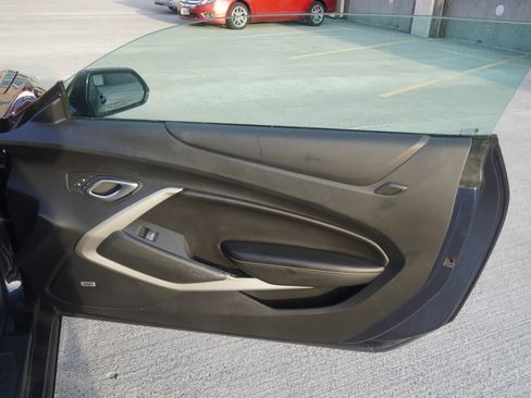 Used 2016 Chevrolet Camaro LT w/ Technology Package image 39