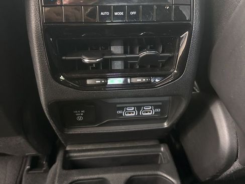 Used 2024 Jeep Grand Cherokee L Laredo AWD/4WD image 27