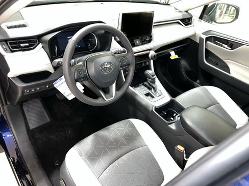 New 2025 Toyota RAV4 XLE w/ Convenience Package image 13