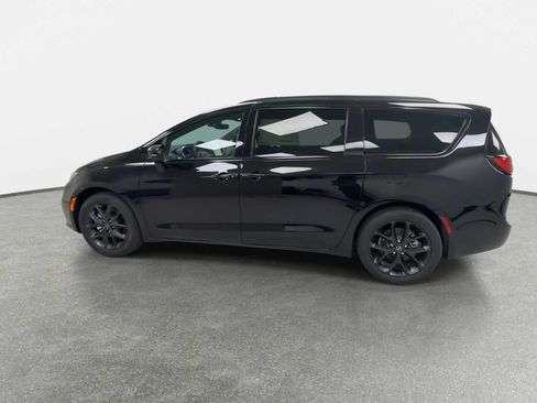 New 2026 Chrysler Pacifica Select w/ S Appearance Package FWD image 5