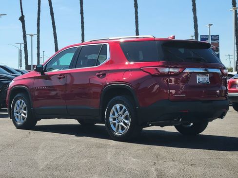 Used 2019 Chevrolet Traverse LT image 2