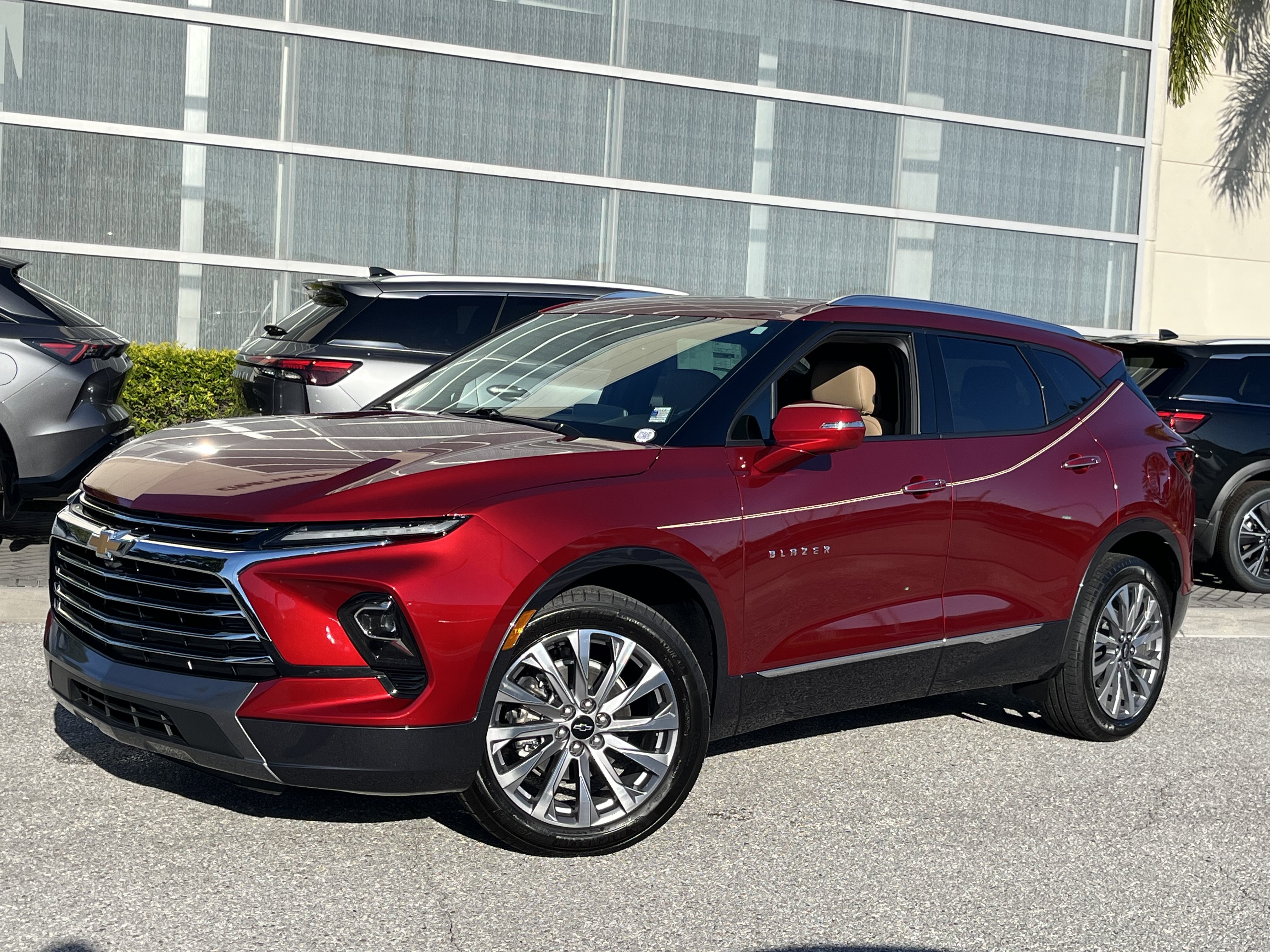 Used 2025 Chevrolet Blazer Premier w/ Driver Confidence II Package FWD image 1
