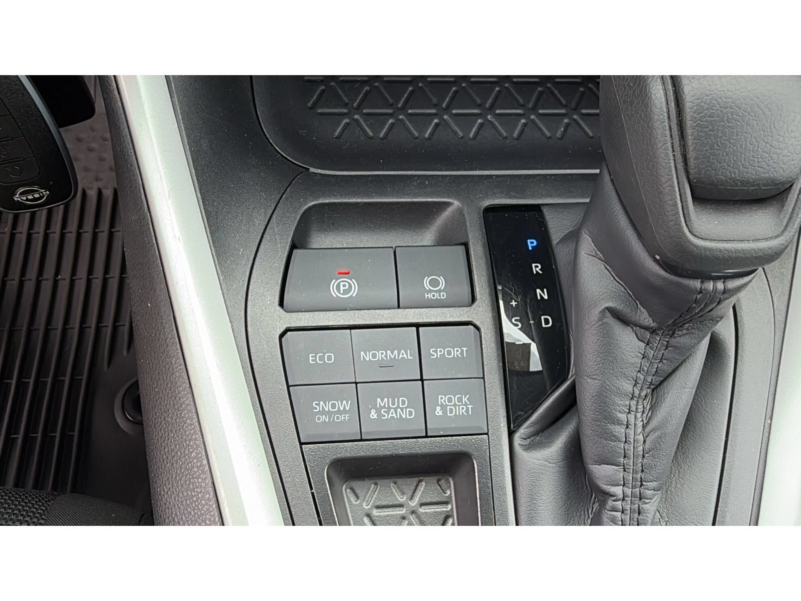 Certified 2025 Toyota RAV4 LE AWD/4WD image 25