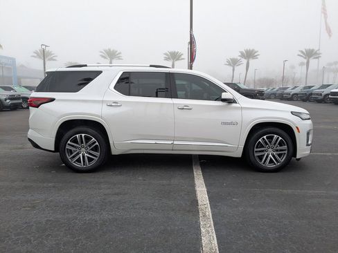 Used 2023 Chevrolet Traverse High Country image 3