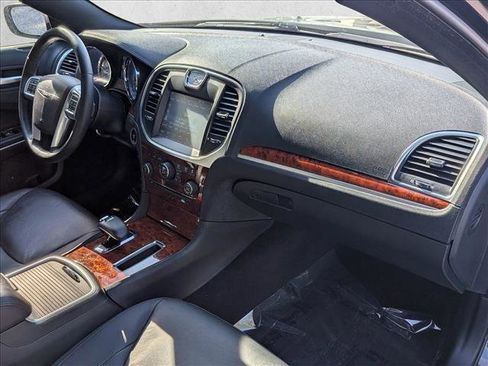 Used 2014 Chrysler 300 w/ Driver Convenience Group RWD image 20