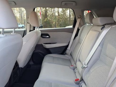 Used 2023 Nissan Rogue SV image 7