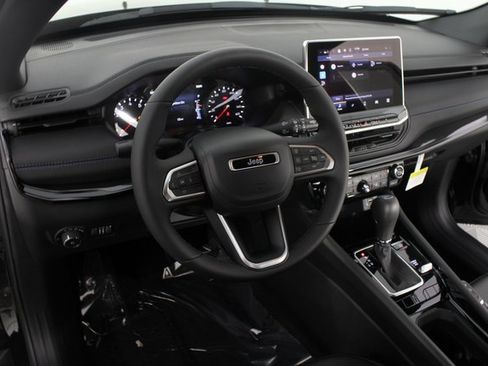 New 2026 Jeep Compass Limited w/ Limited Altitude Pack image 7