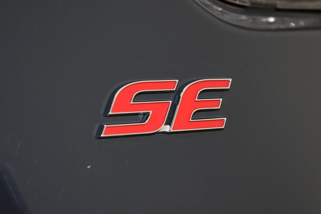 Used 2025 Toyota Corolla SE FWD image 9