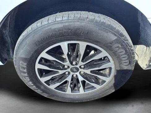 Used 2025 Ford Expedition Platinum AWD/4WD image 9