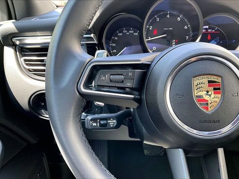 Used 2025 Porsche Macan AWD/4WD image 23