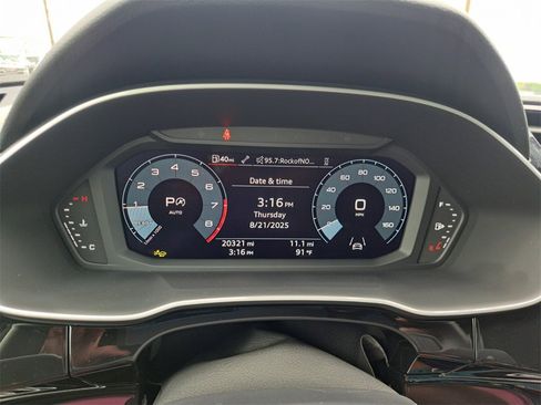 Used 2025 Audi Q3 2.0T Premium image 11