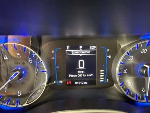 Used 2017 Chrysler Pacifica Touring-L FWD image 16
