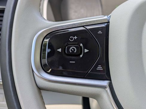 Certified 2024 Volvo XC90 T8 Plus AWD/4WD image 37