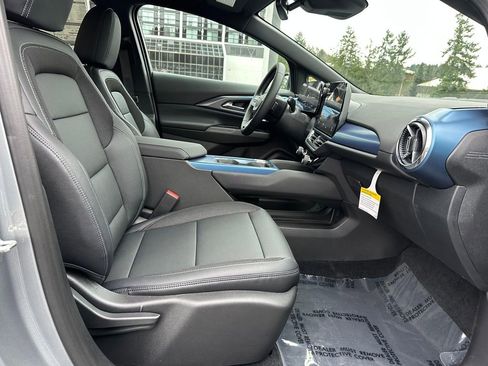 New 2026 Chevrolet Equinox EV LT image 10